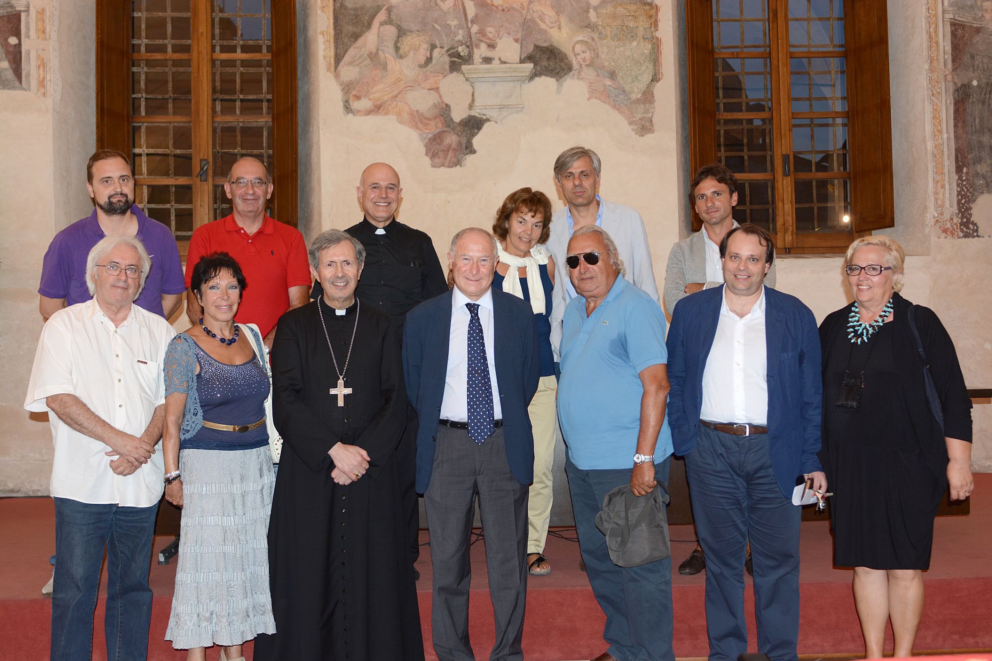 L'Arcivescovo di Pisa incontra il mondo dell'arte a Pietrasanta...